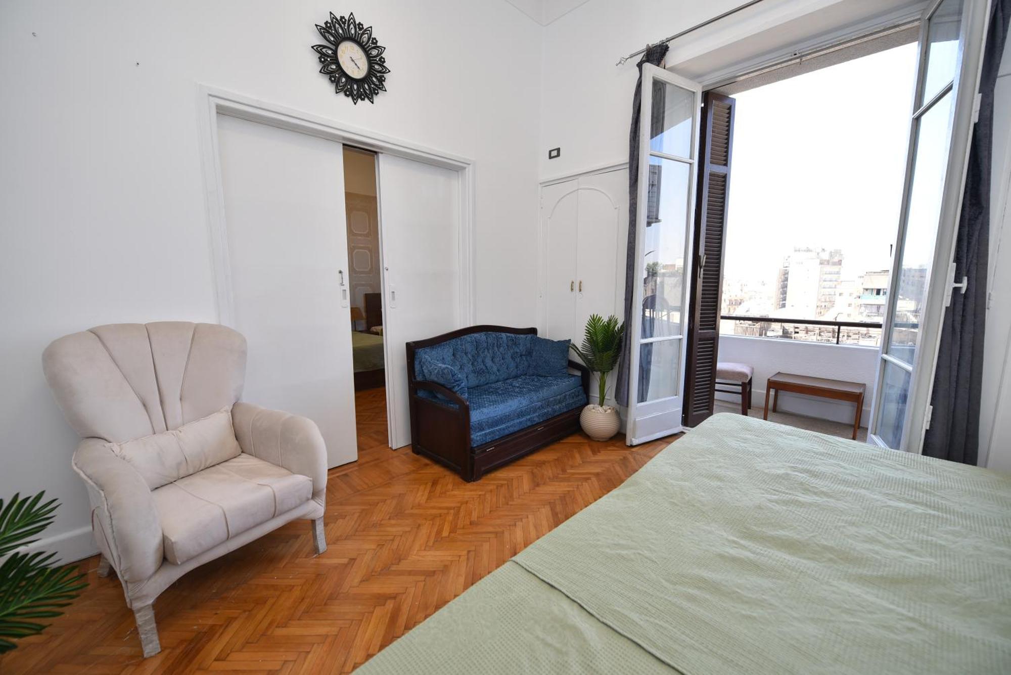 Family Apartment *
