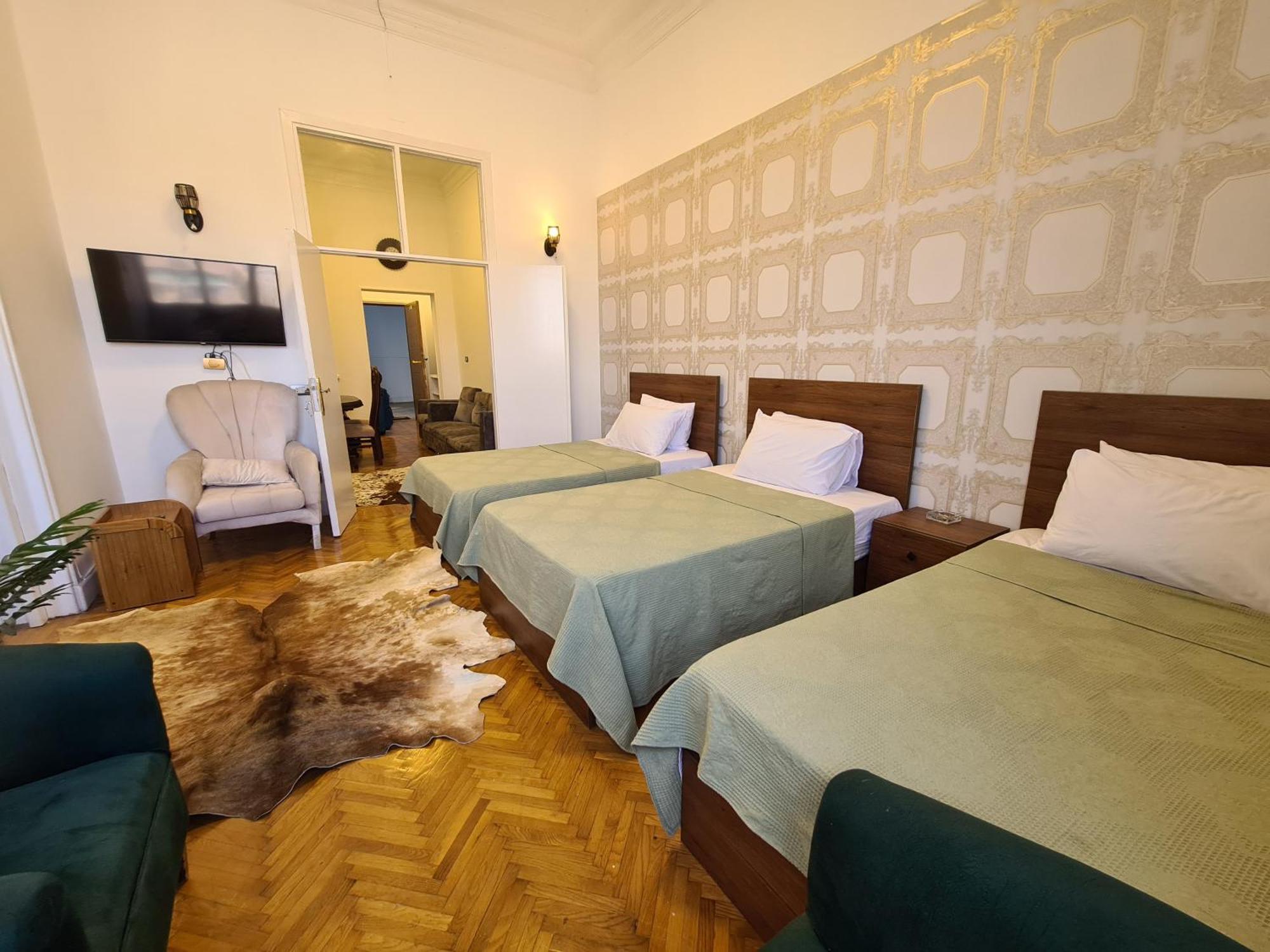 Family Apartment *